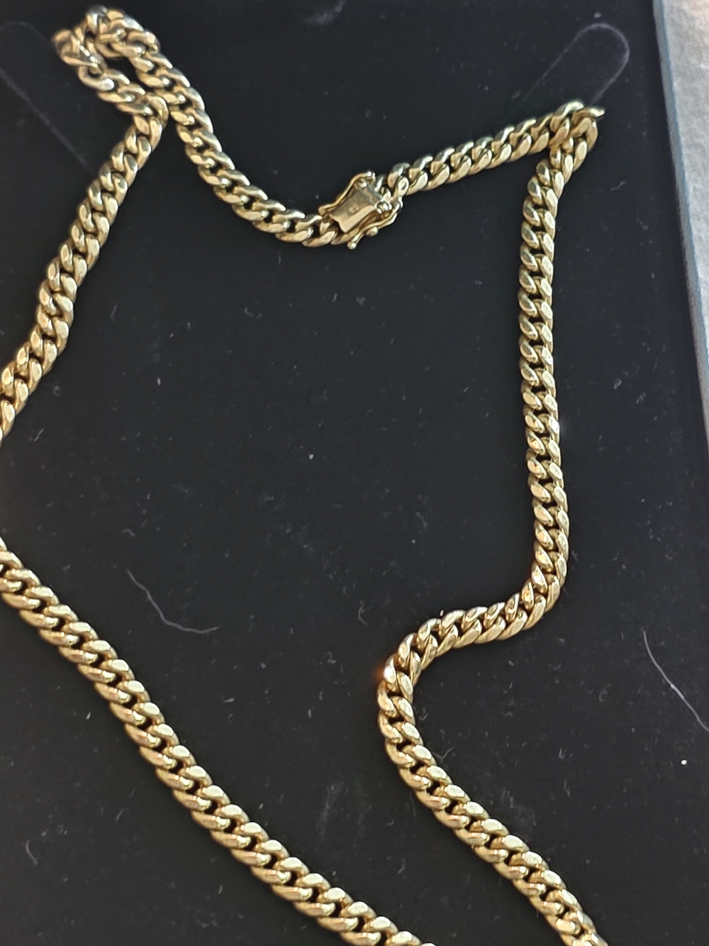 14kt Gold UnisexCurb Chain Necklace - Stylish Everyday Accessory Heavy Piece